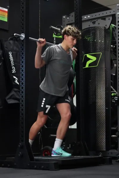 Athlete training lower-body power at Starke Industries
