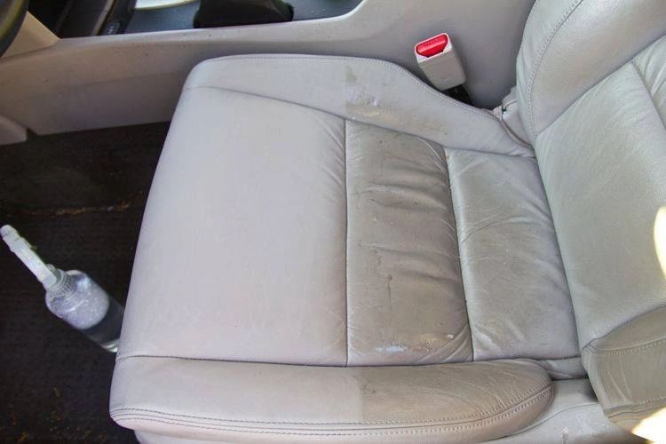 Leather car seat cleaning and conditioning service in Dallas TX - mobile auto detailing