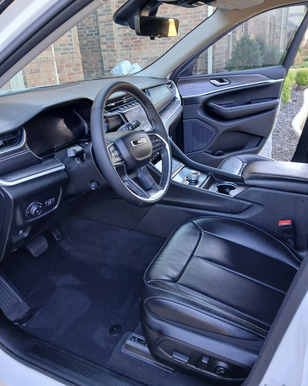 Professional interior detailing Lower Greenville TX - LG Mobile Detailing dash wipe service