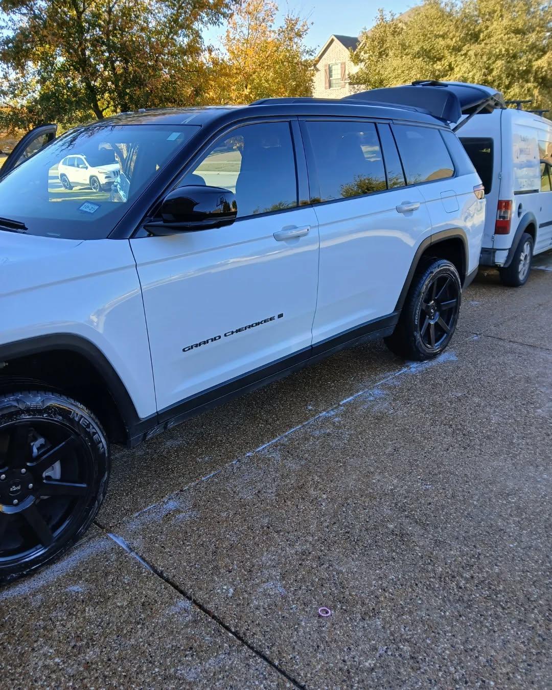 Mobile car detailing in Highland Park TX - LG Mobile Detailing SUV exterior detail at a private driveway