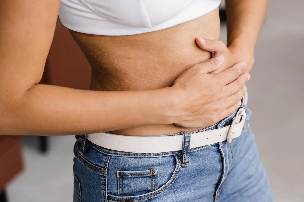 Midday Bloat and Brain Fog in Vancouver: When Gut and Hormones Collide