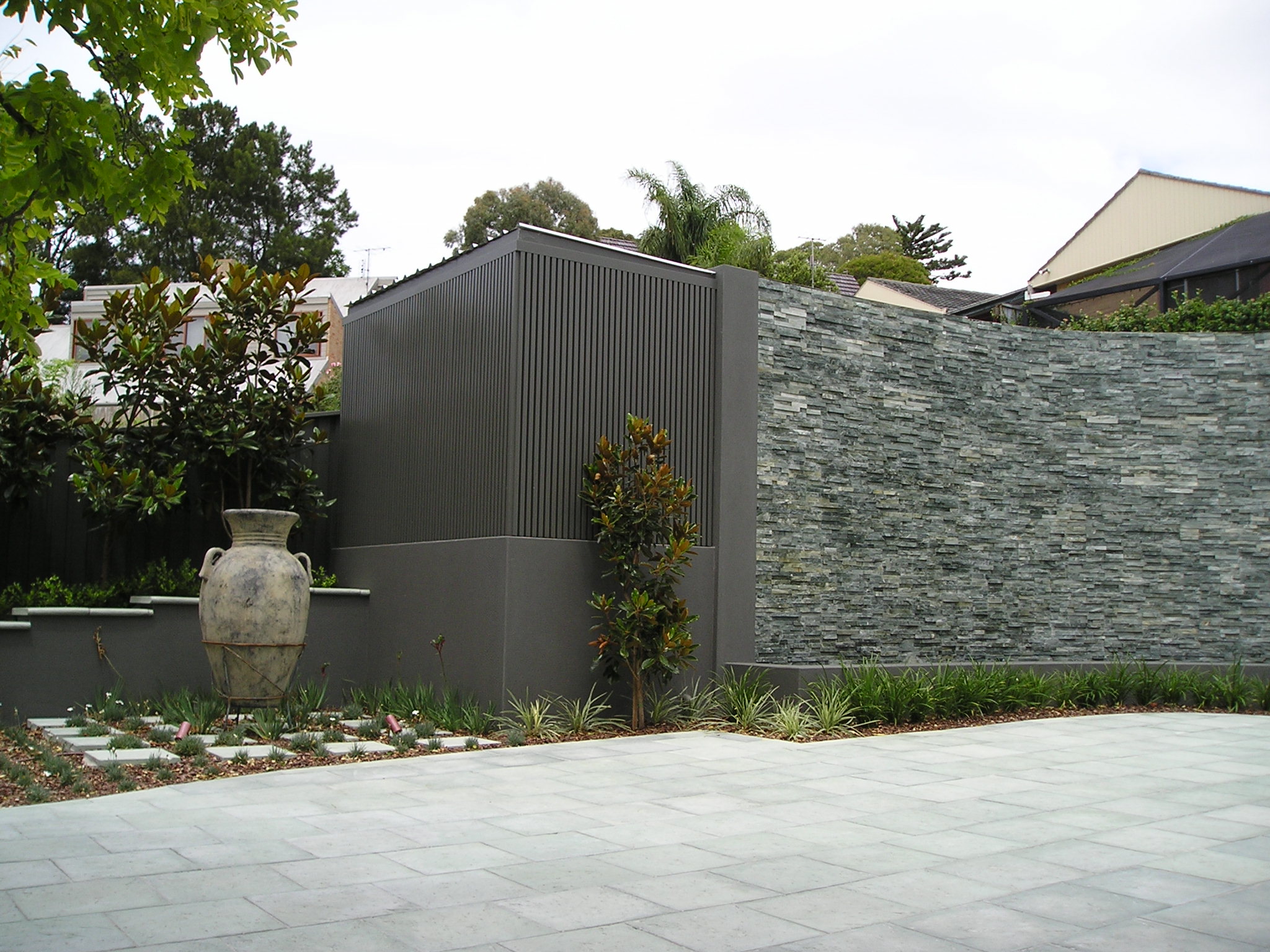 Mereweather Heights Courtyard