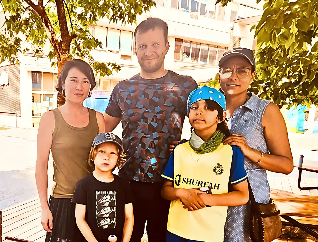 Photo of Gleb with his two kids and two ex-wives