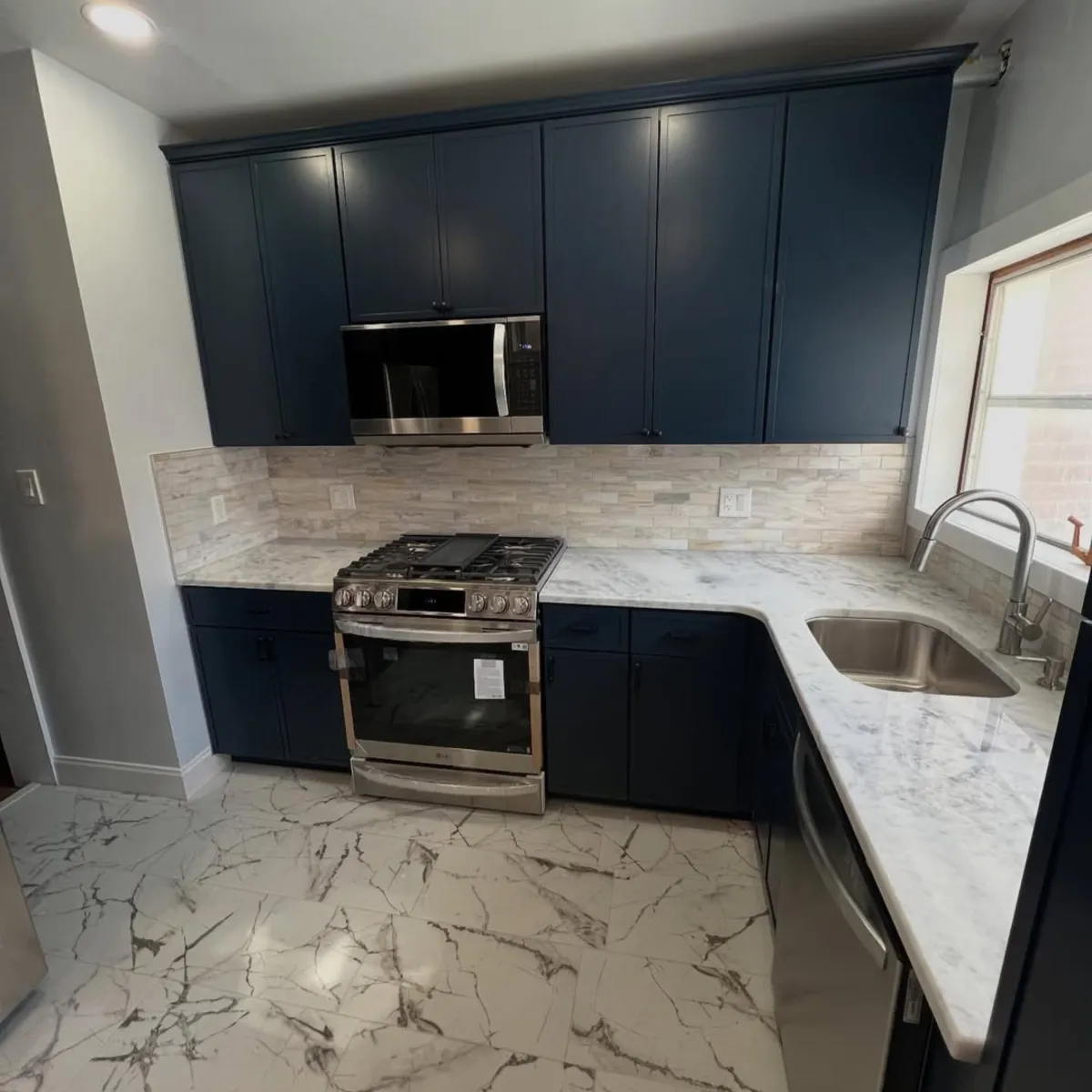 {{ custom_values.service_1 }} in {{custom_values.biz_area_1})