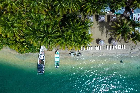 Destination tropicale exclusive avec villa au bord de la mer