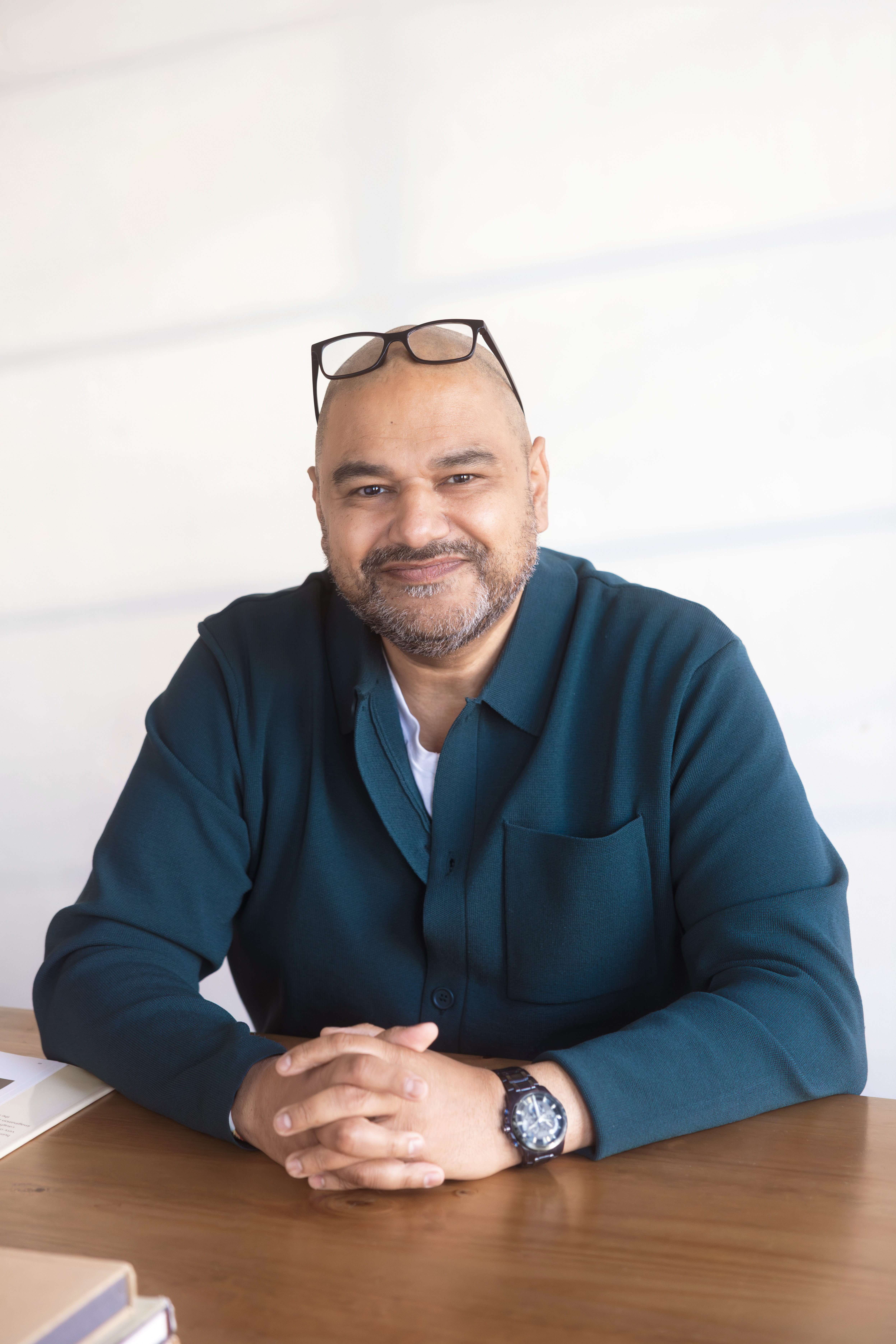 Frontal Image of Kam