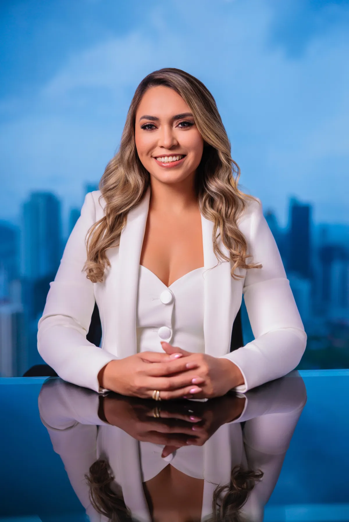 Lorenna real estate, Imagen profesional