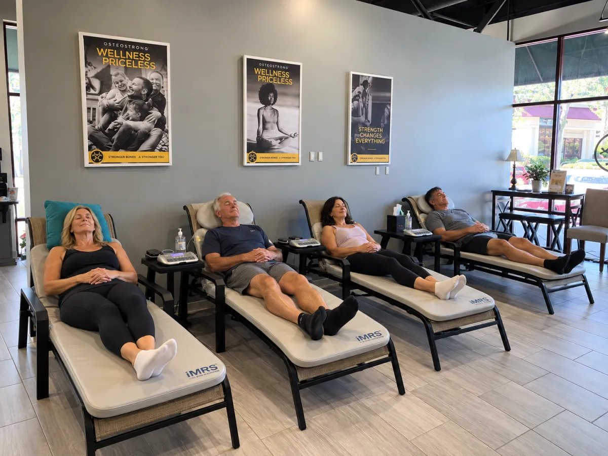 iMRS PEMF therapy with pulsed electromagnetic fields for relaxation and wellness recovery at OsteoStrong Lake Forest