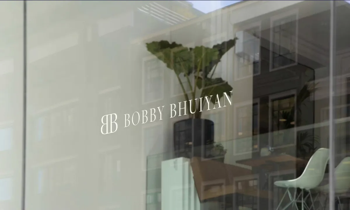 Chartered financial planner in the City of London meeting with a client at BB Financial Advice