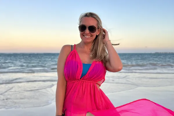 Lucy Shrimpton on the beach