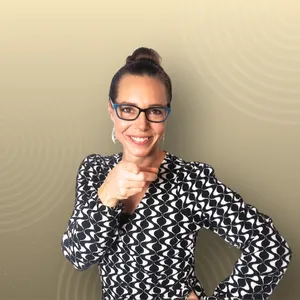 Marianne standing pointing at viewer