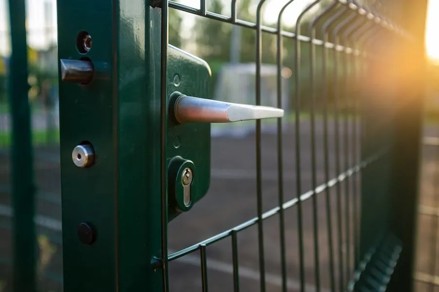 handle with lock on pedestrian gate
