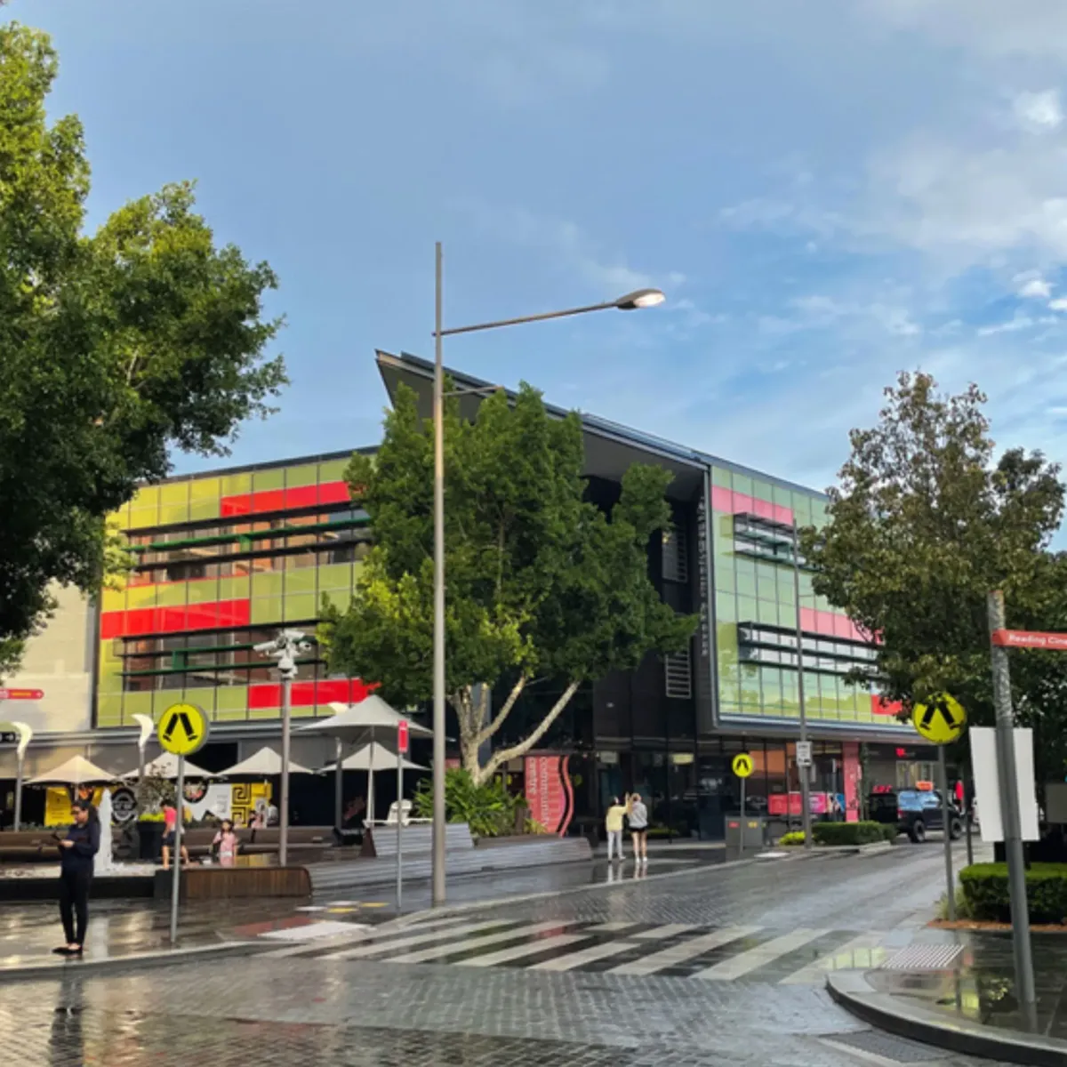 Modern buildings and cafes along Oxford Street in Paddington, highlighting commercial restoration services by High Demand Restoration across Sydney’s Eastern Suburbs.