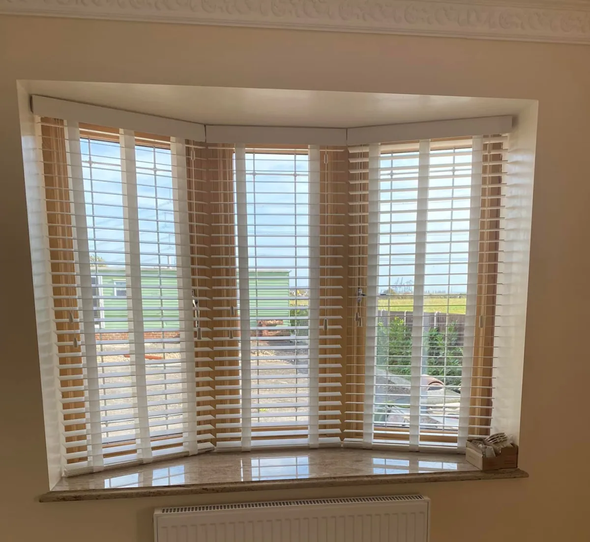 venetian blinds living room
