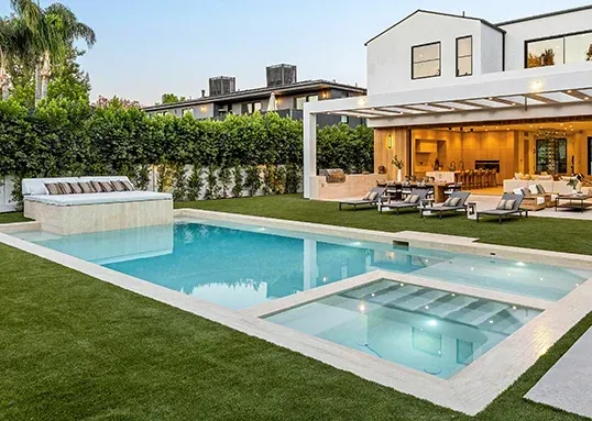 Custom Pool Features That Define the Experience