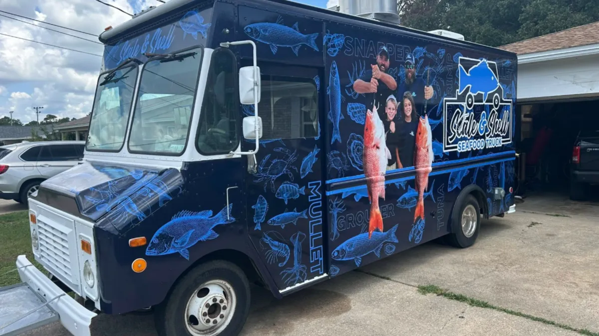 commercial vehicle wrap installation in Pensacola, Florida