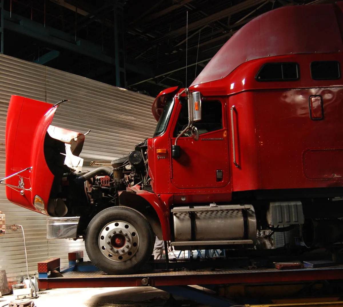 Connect with Irving's Trusted Mobile Truck Mechanics