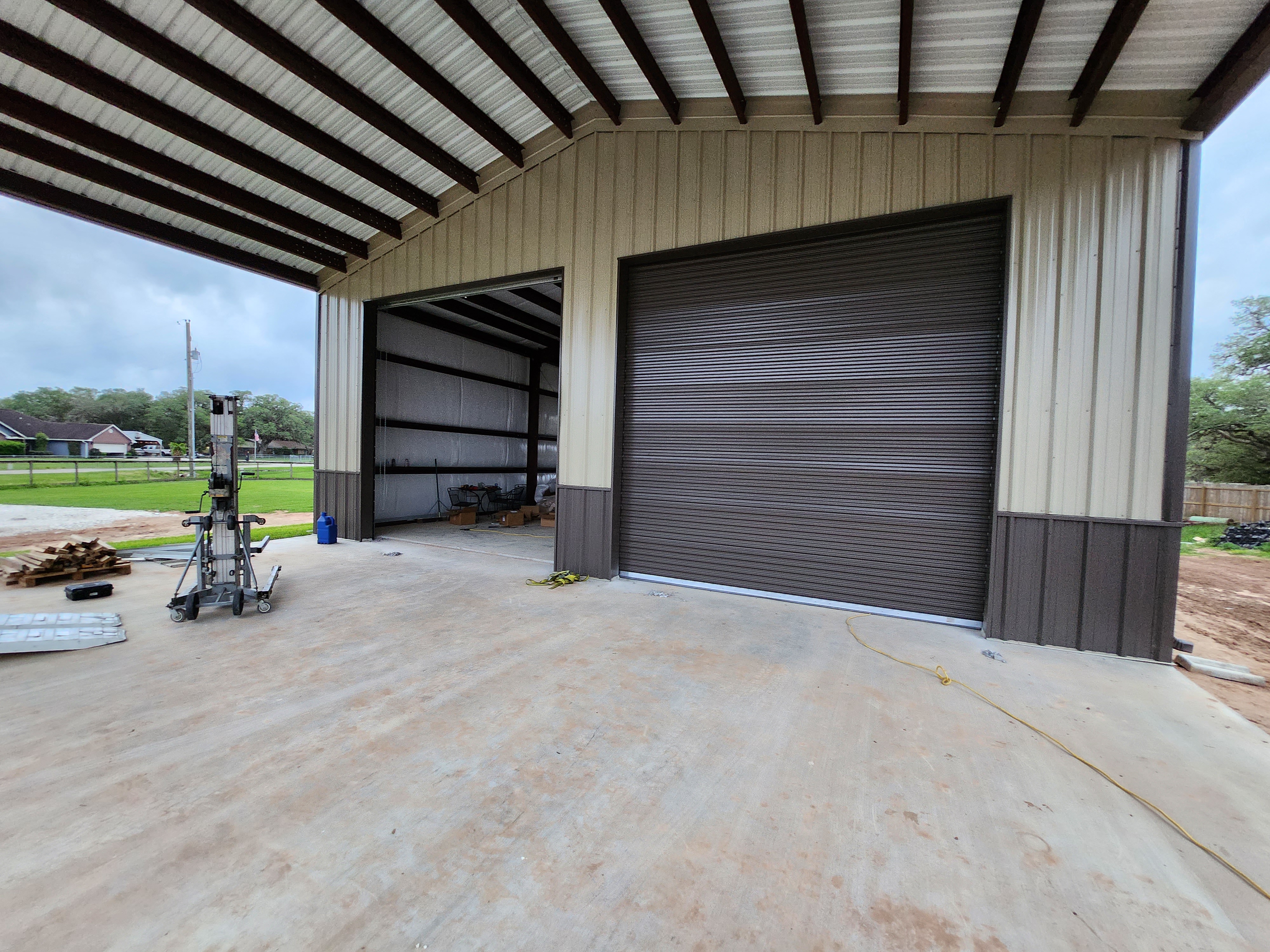 Commercial roll up doors