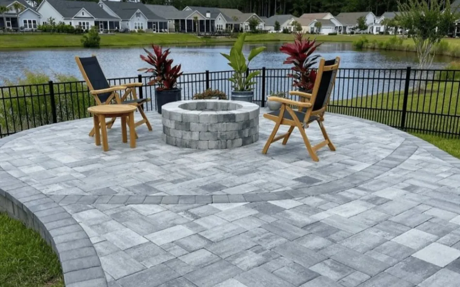 Philadelphia Concrete Pros builds and installs patios.