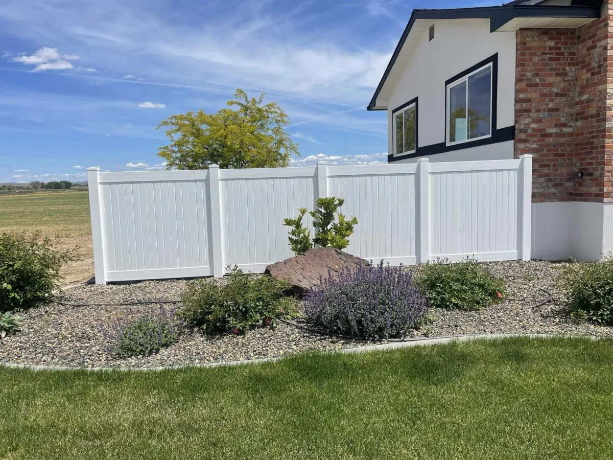 privacy vinyl fence installation in meridian id