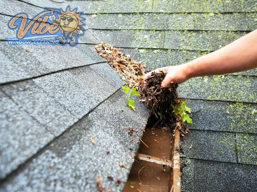 Gutter Cleaning in WEST BLOOMFIELD, MI
