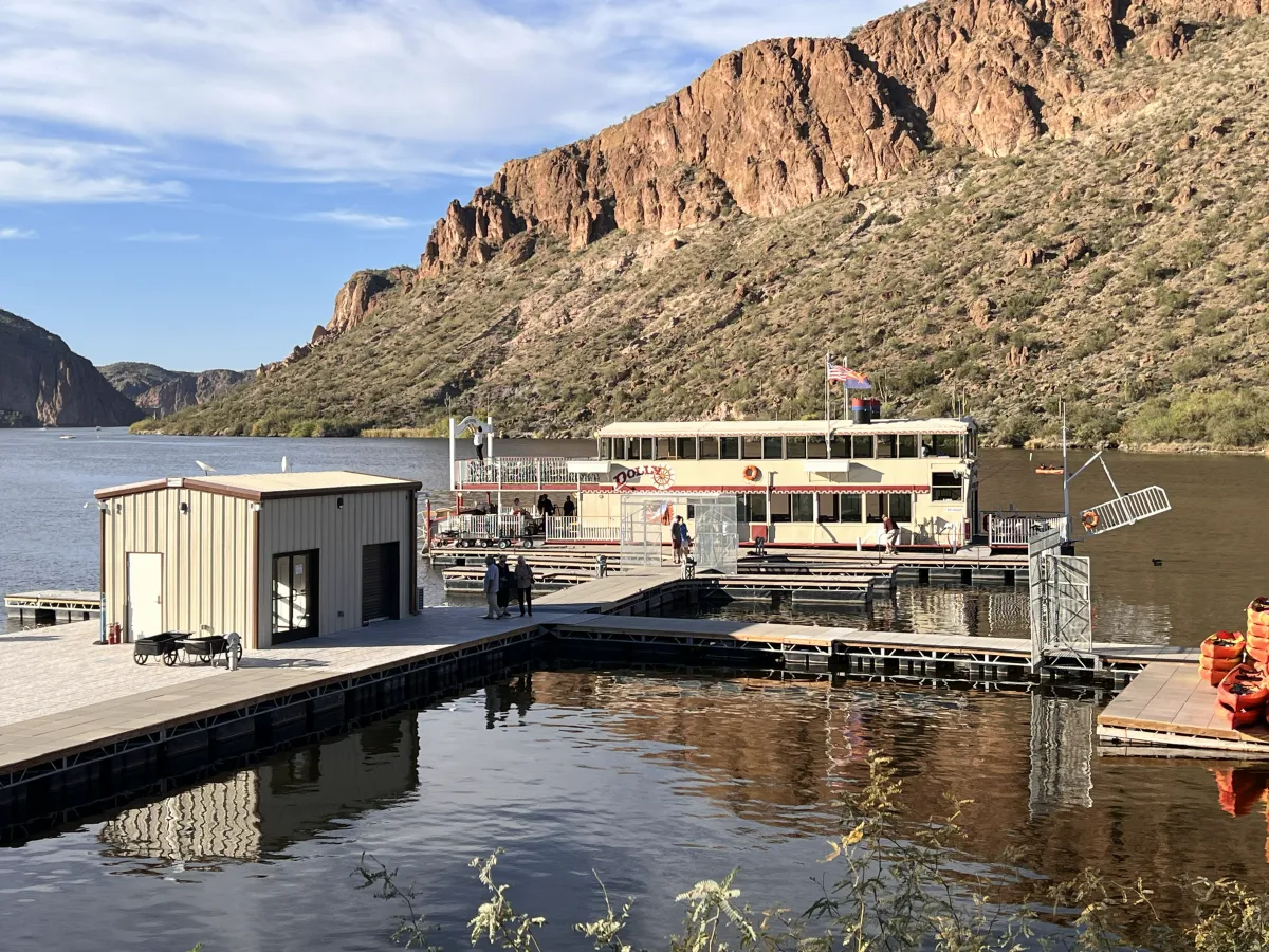 Dolly Steamboat on Canyon Lake Arizona — an everyday adventure near Phoenix