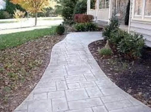 Concrete Sidewalk & Walkway