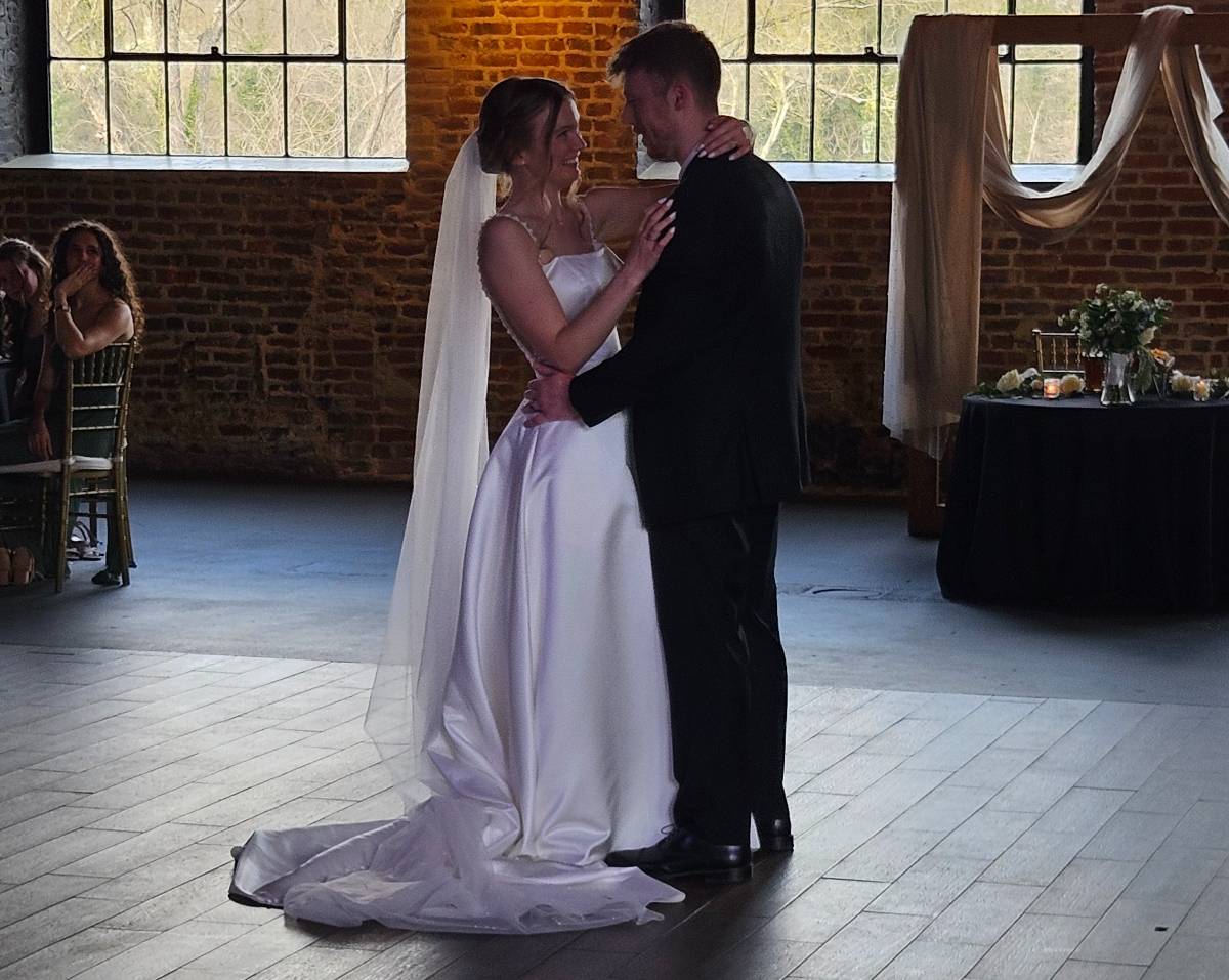 Couple dancing their first dance