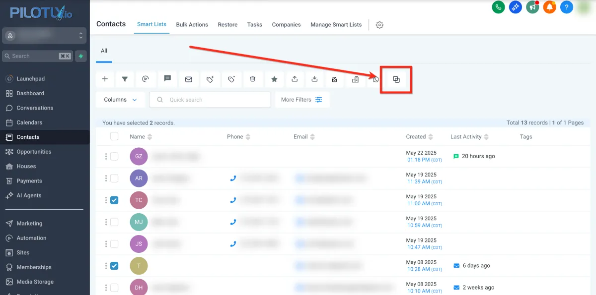 So führen Sie doppelte Kontakte in Pilotly.io zusammen