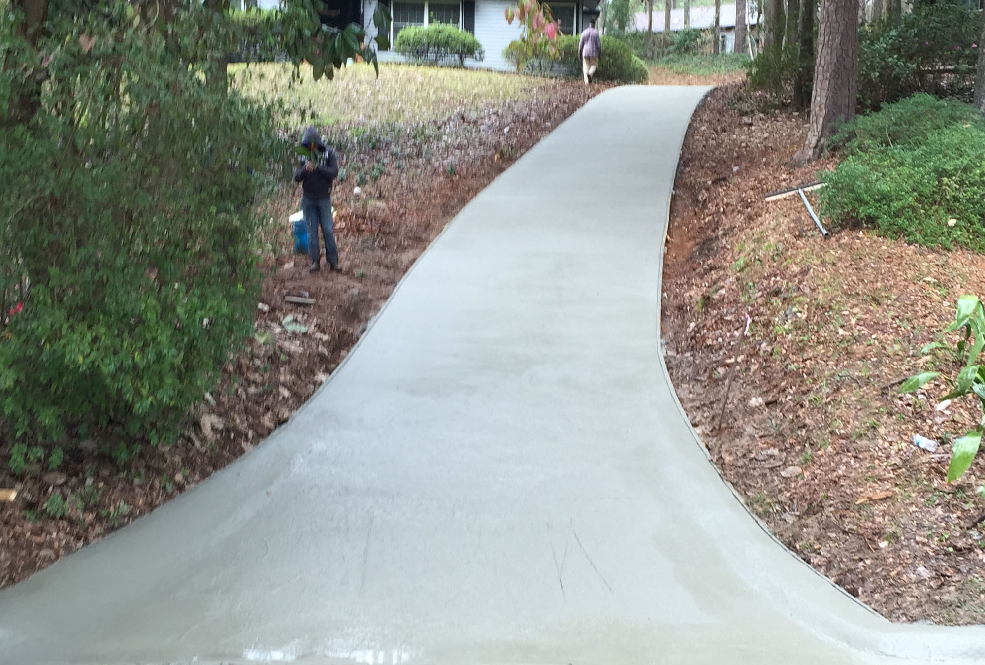 Tallahassee Concrete builds and installs Driveway