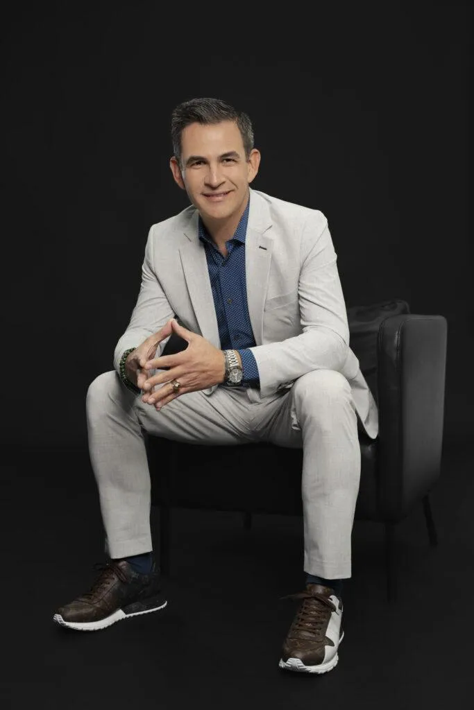 The image shows the entrance to a university clinic.