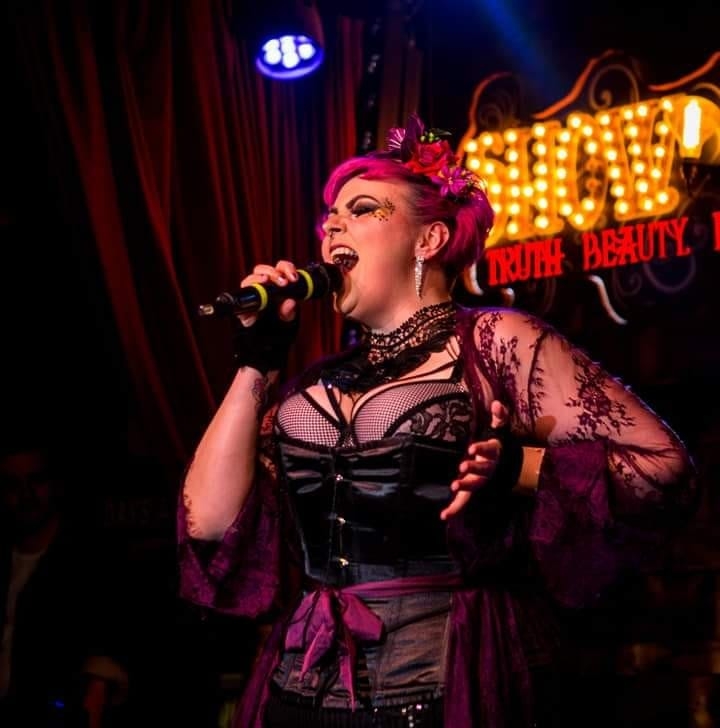 Eva Fox Singer with Sass