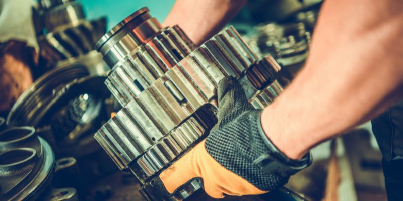 Top Reasons to Hire a Heavy Duty Mobile Mechanic for Emergency Equipment Repairs