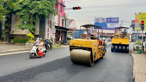 Paving & Sealcoating Services