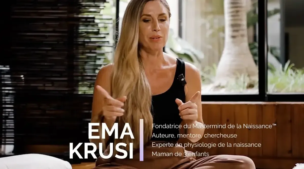 Ema Krusi fondatrice du Mastermind de la Naissance™ expliquant la physiologie de la naissance lors d’une interview.