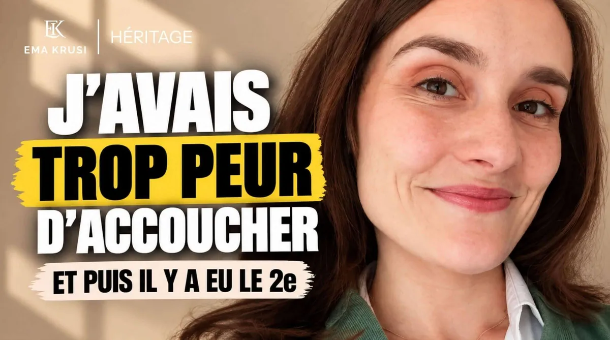 Une mère apaisée avec ses 2 jeunes enfants, dans une lumière naturelle, tendresse et complicité.