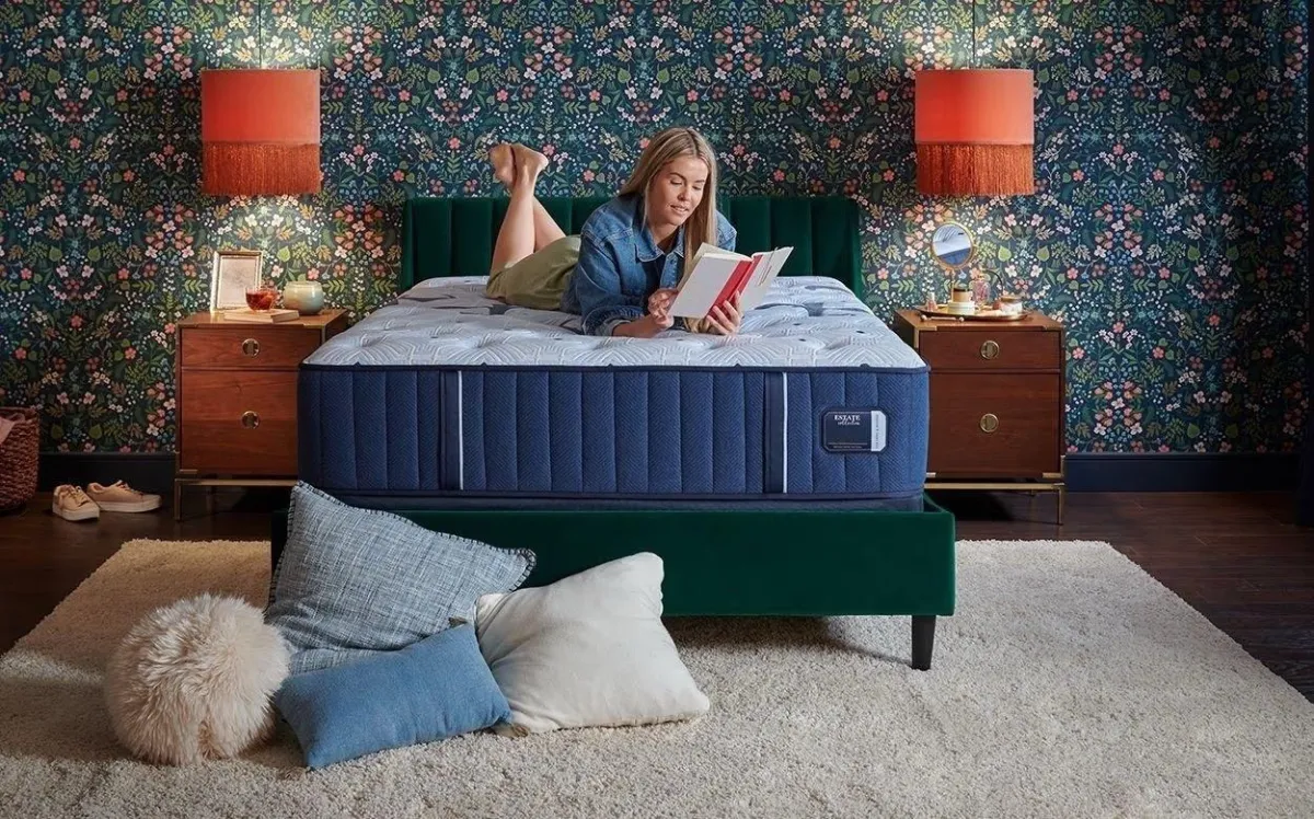 Discounted mattresses at Mattress Avenue, featuring clearance deals on quality bedding products. Shop for savings today!