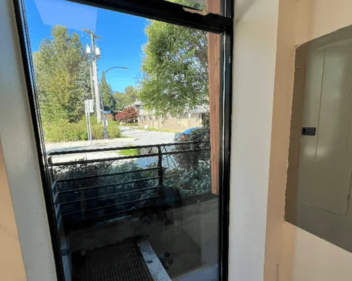 {{ custom_values.service_1 }} in {{custom_values.biz_area_1})