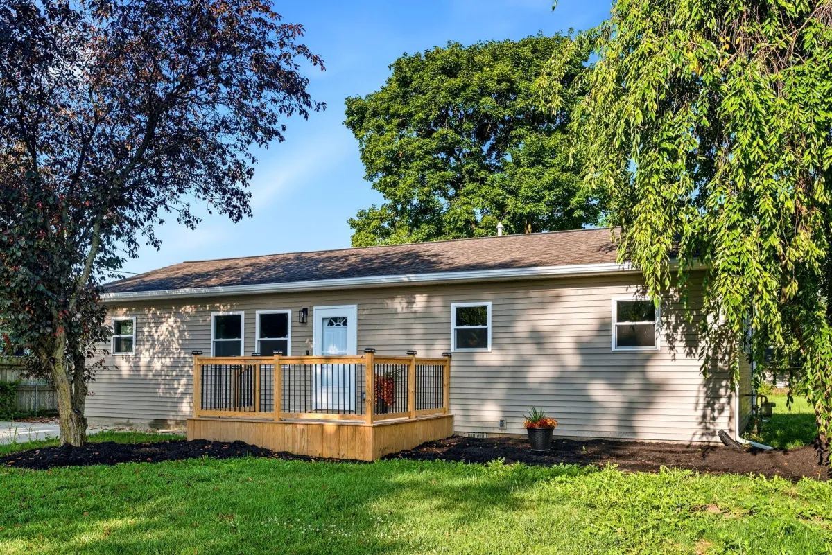 They took this Grandview Estates home in Marion Ohio all the way down to the studs…and you need to see what it looks like now. 👀🏡