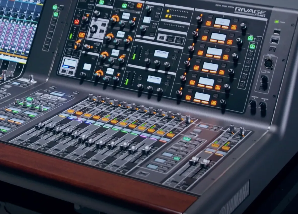 Yamaha Soundboard Console 