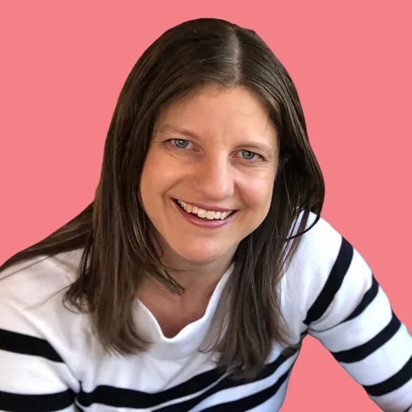 Brooke, founder of Happy Simple Mom