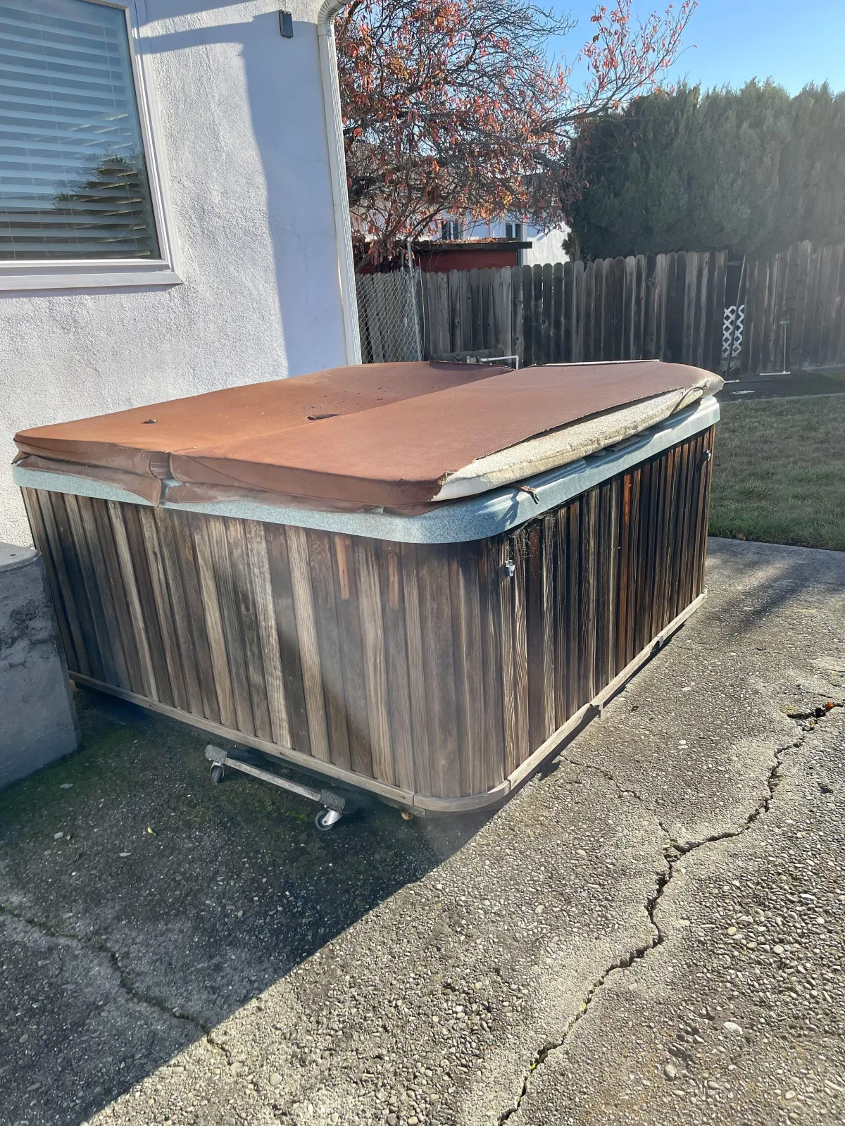 Professional hot tub removal Oakland