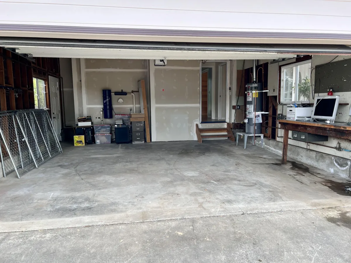Professional garage cleanout Oakland