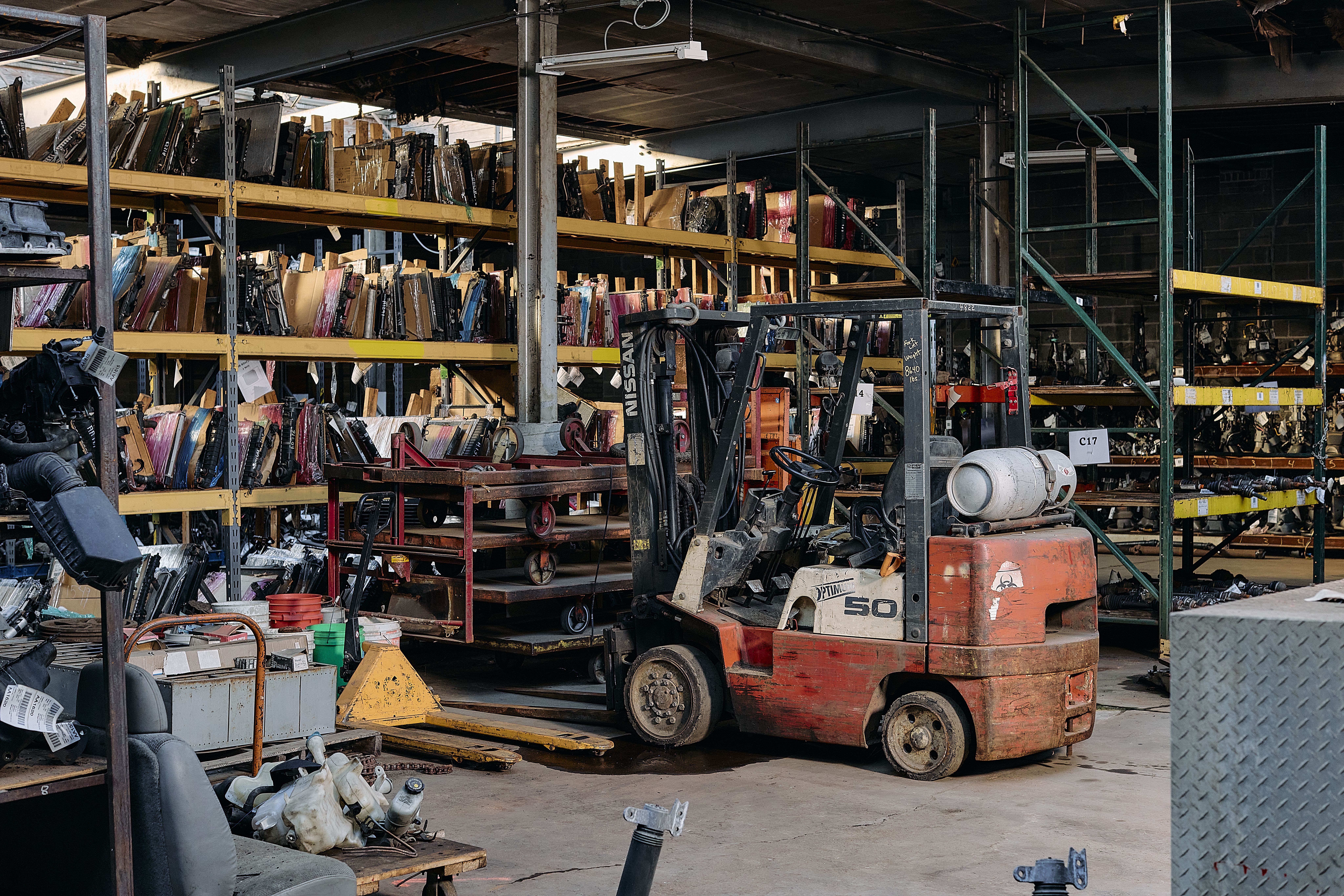 AI Is Reaching America's Blue Collar Industries but Small Businesses Risk Falling Behind