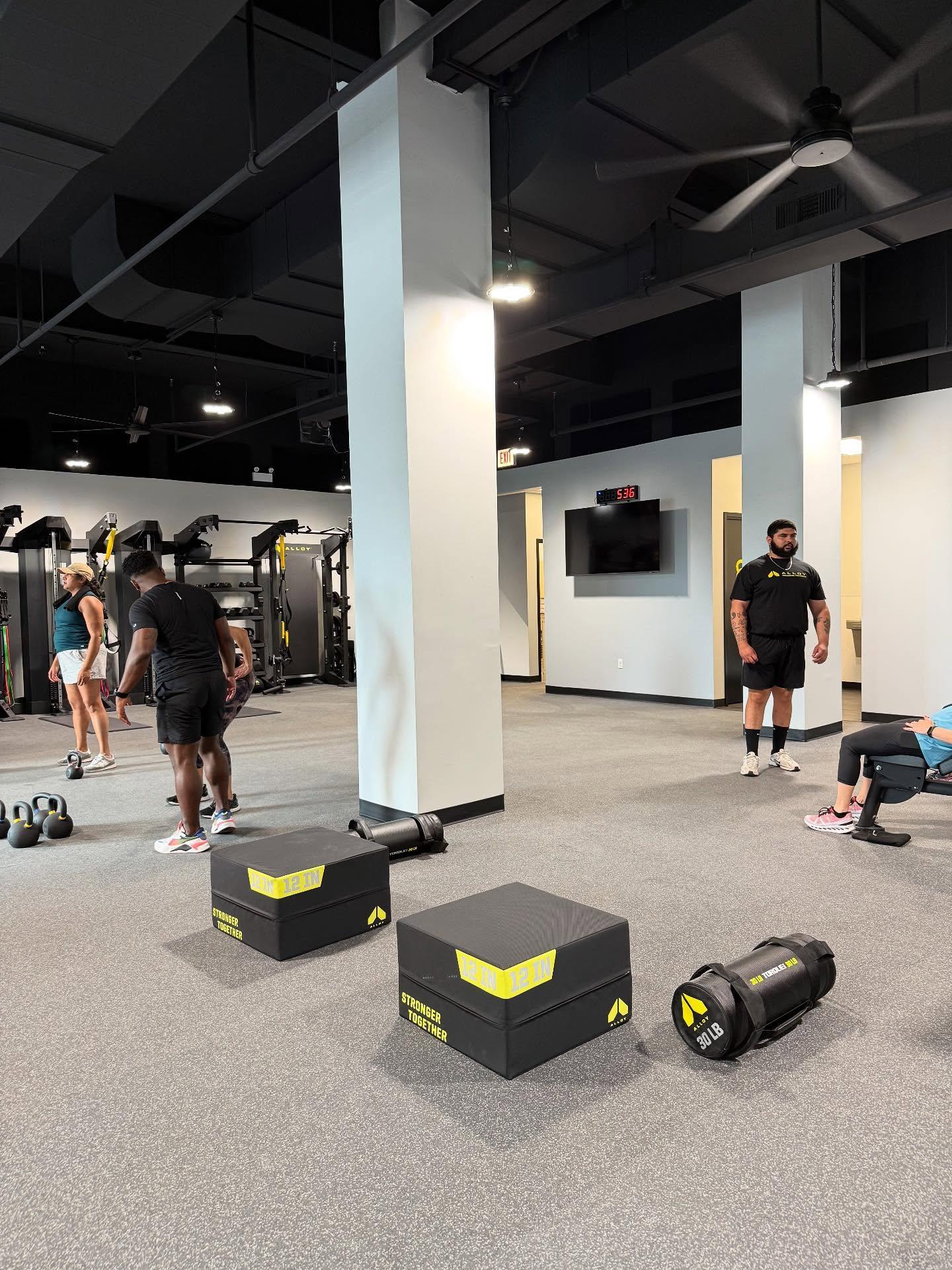 Alloy Personal Training Lincoln Park is a premier fitness gym focused on small group training and strength training for adults over 35. Members increase strength, lose weight, improve mobility, reduce aches and pains and much more through our fitness and weight loss programs