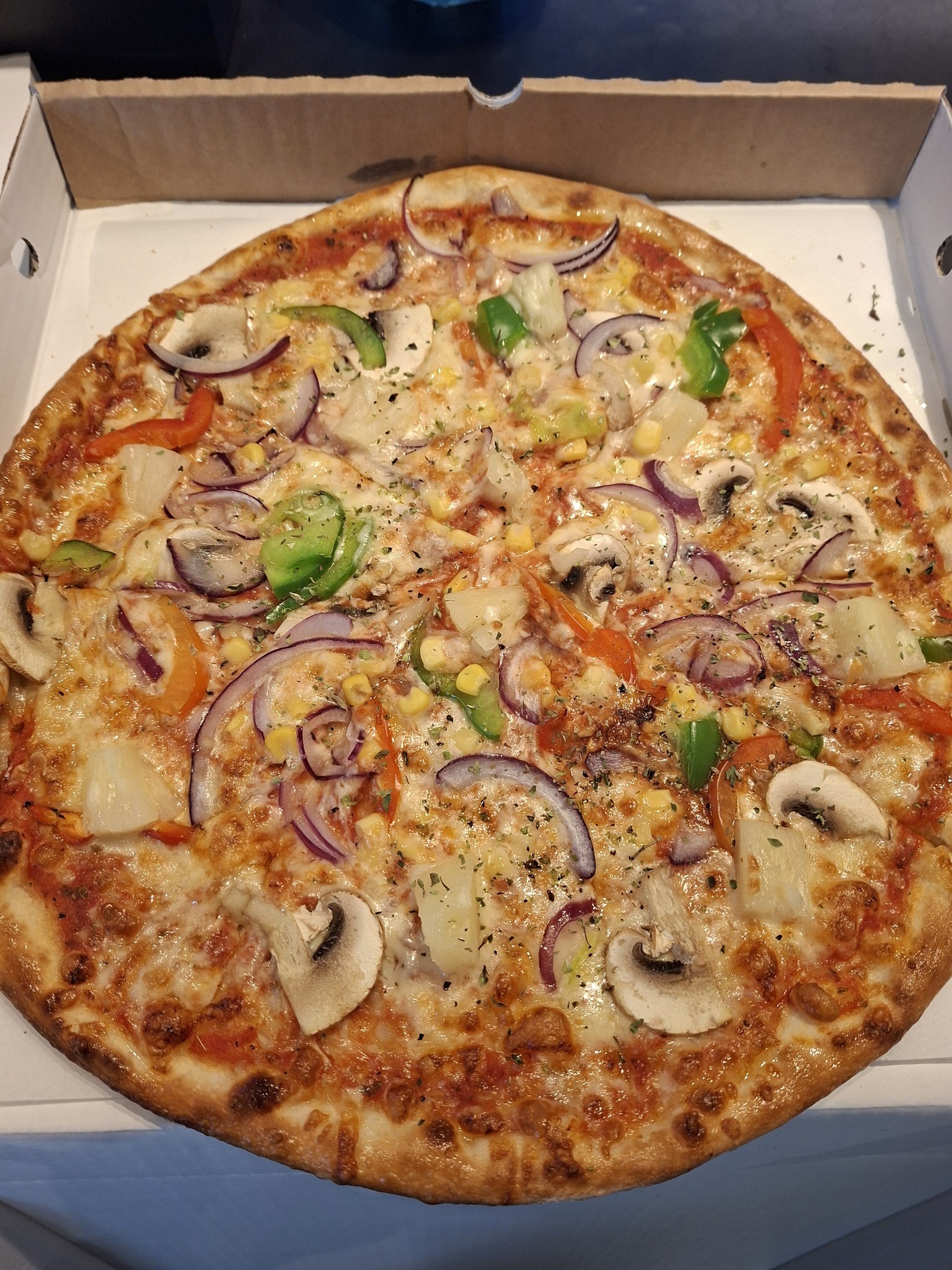 Vår signaturpizza sett ovenfra