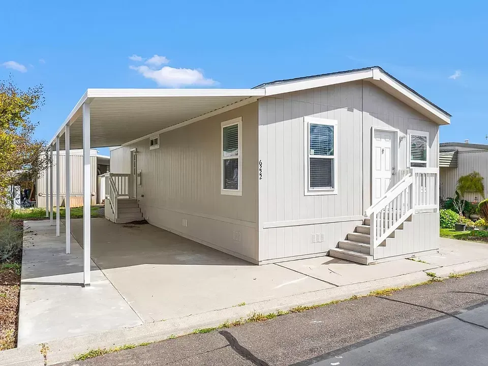 10 Helpful Tips for Buying a Mobile Home