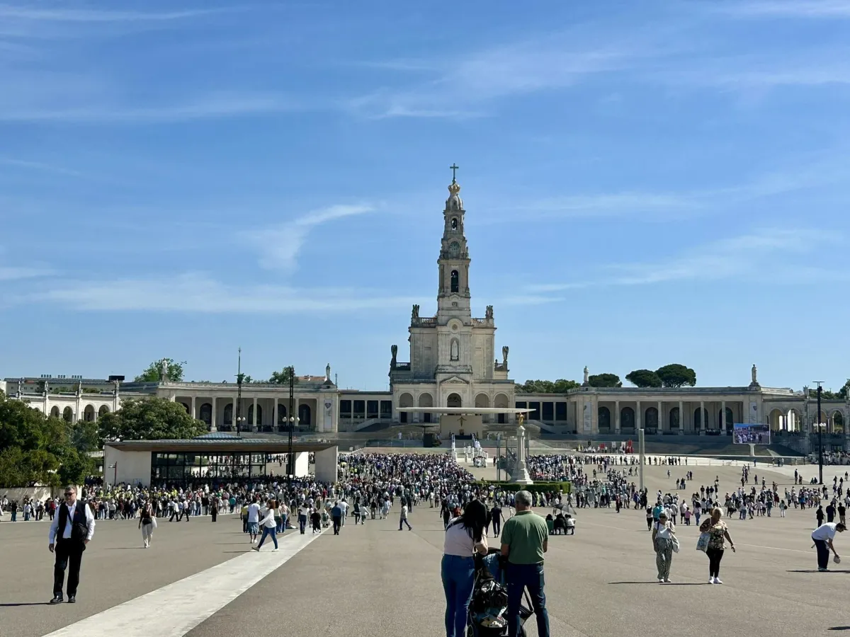 Fátima: A Sunday of Faith, Mystery, and Meaning