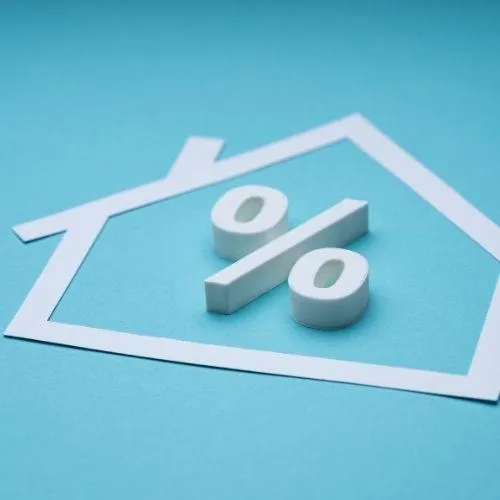 image of a house with a percentage sign in the middle of it