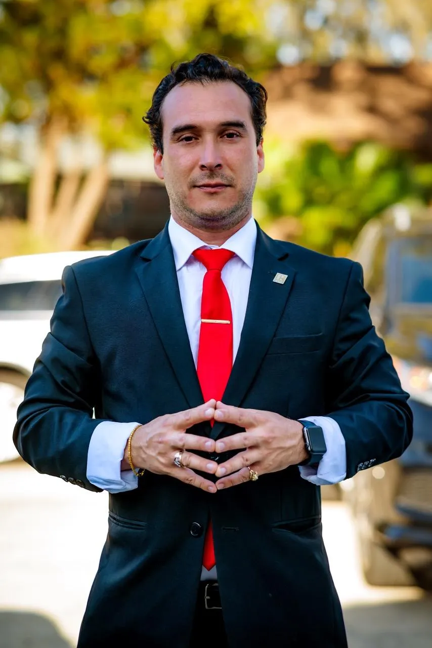 Felipe Robayo Publisher América Magazine